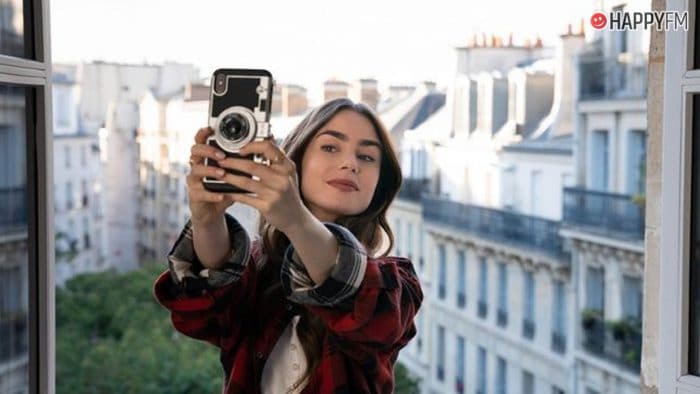 ‘Emily in Paris’: Analizamos la evolución de los looks de la protagonista