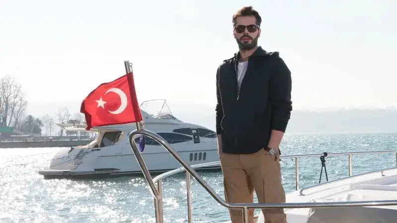 Levent es Ali Yasin Özegemen, el padre del pequeño en Ömer, sueños robados