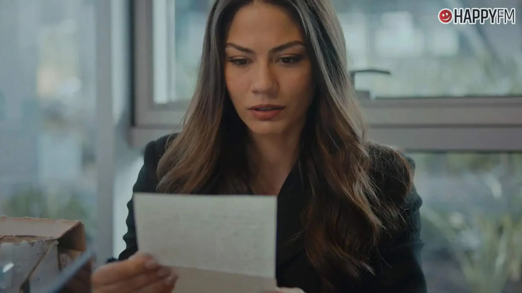 ‘Mi hogar mi destino’, capítulo 83: Zeynep recibe un enigmático e inesperado regalo