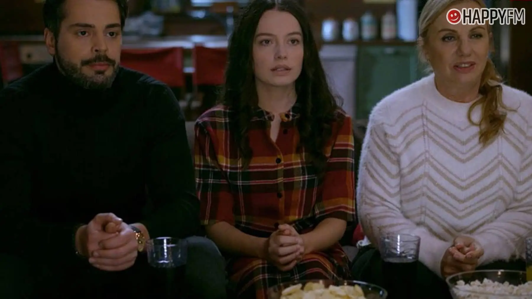 ‘Ömer sueños robados’, capítulo 154: Levent y Meryem deciden creer a Ulviye