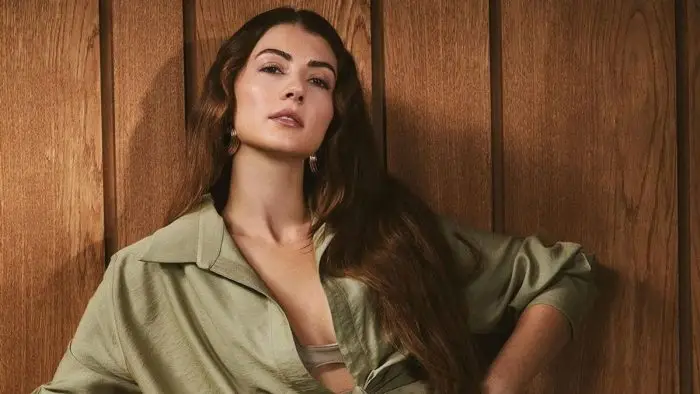 Burcu Özberk: su edad, su pareja y biografía de Esra en ‘Amor Lógica Venganza’ 1