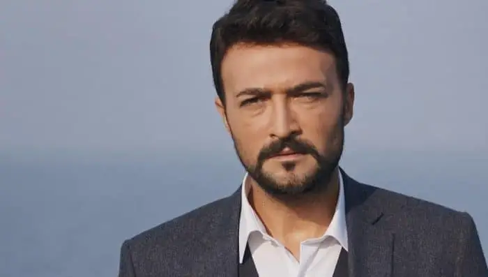 Fatih Ayhan: su edad, su pareja y biografía de Ömer en 'Luz de esperanza'