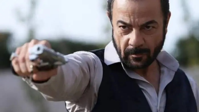 Kerem Alışık: su edad, su pareja y biografía de Fekeli en 'Tierra amarga' 1