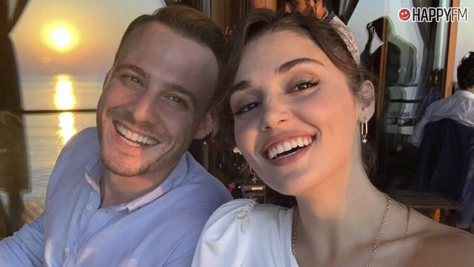 ‘Love is in the air’: Kerem Bürsin desvela cómo se enamoró de Hande Erçel