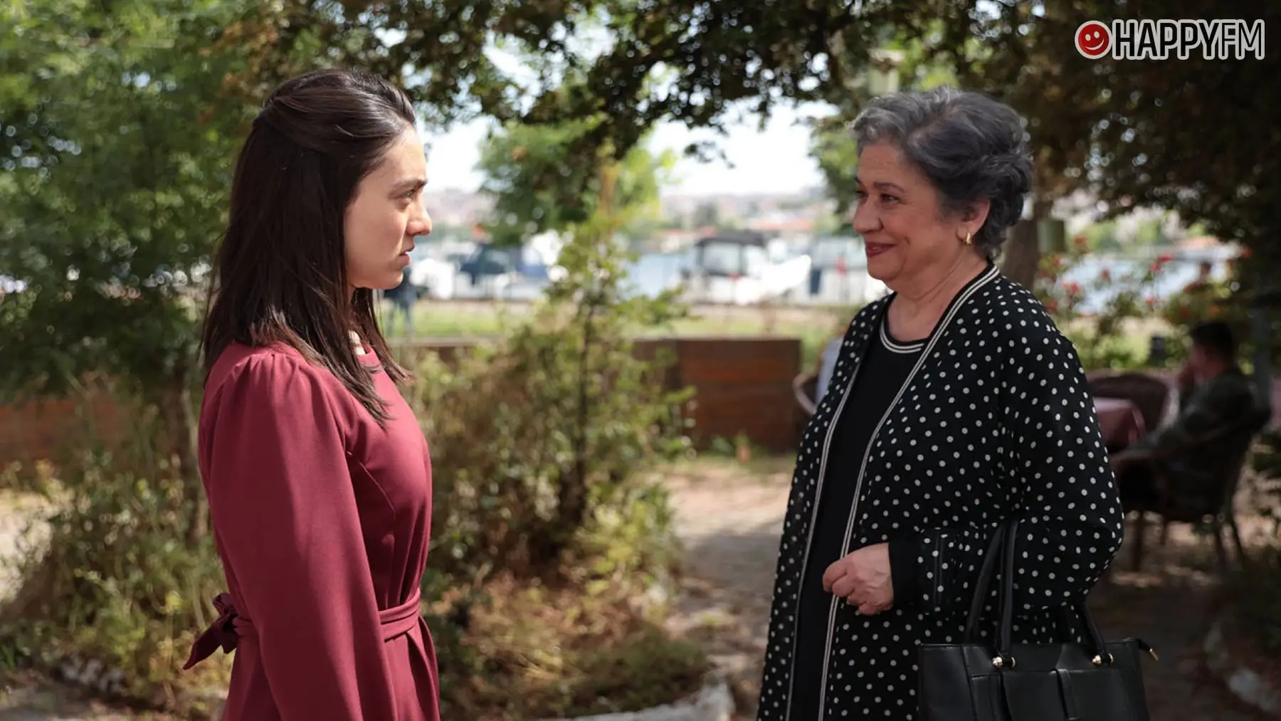 ‘Inocentes’, capítulo 36: Gülben conoce Şennur, la madre de Esat