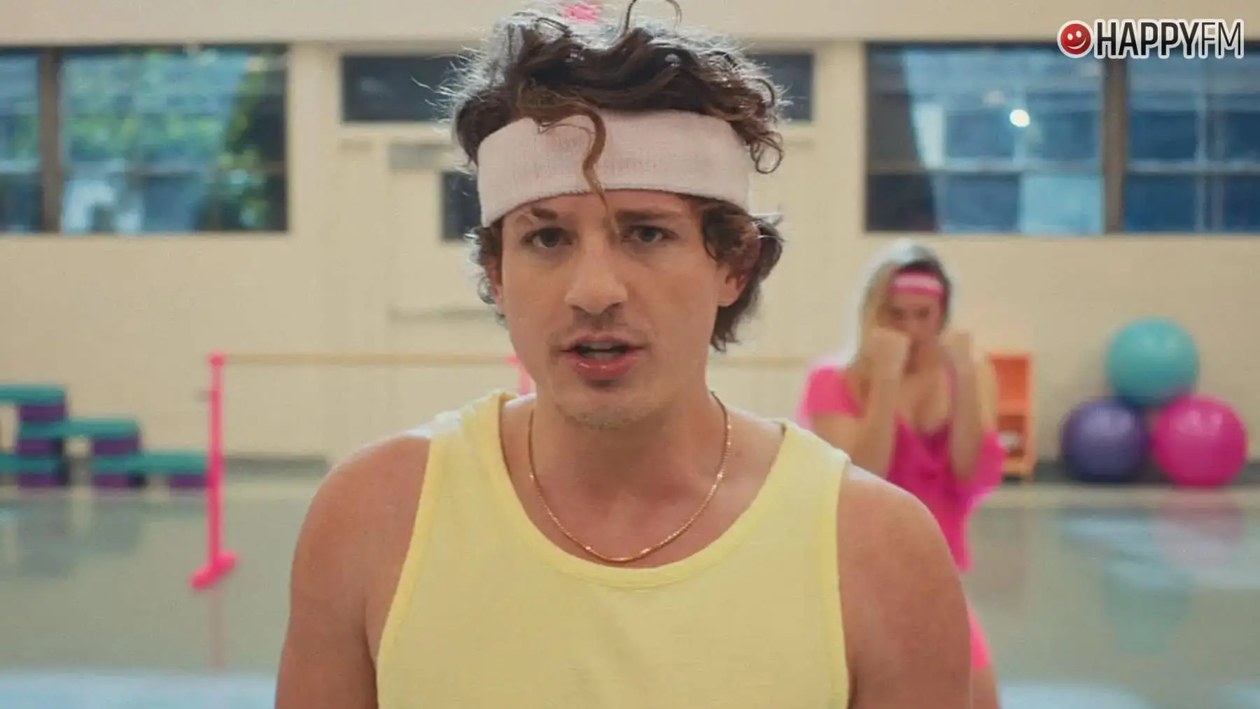 ‘Light Switch’, de Charlie Puth: letra (en español) y vídeo