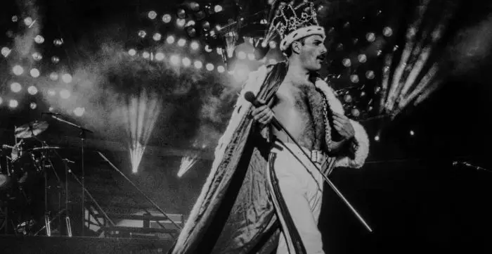 Encantada de conocerte Gracias Resonar Radio Ga Ga', de Queen: letra (en español), historia y vídeo