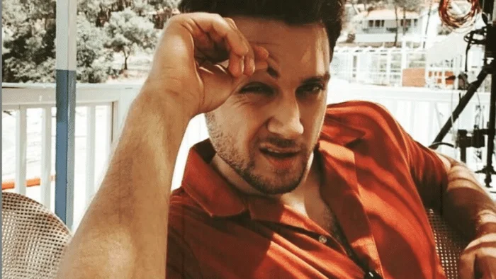 Cem Anıl Kenar: su edad, su pareja y biografía de Hakan en 'Ada Masali' 