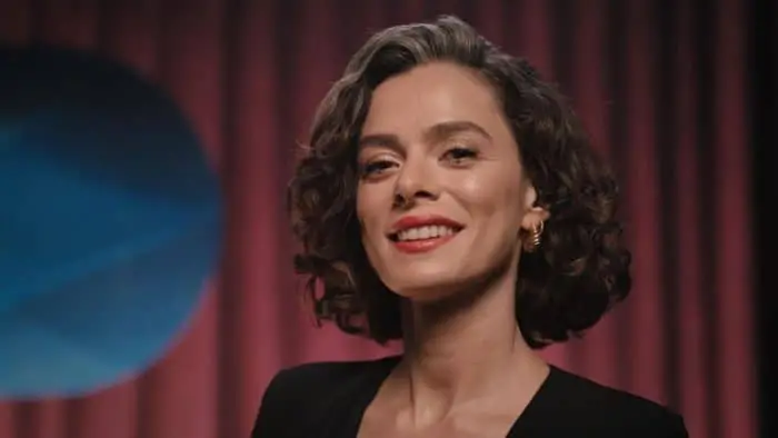 Özge Özpirinçci: su edad, su pareja y biografía de Zeynep en 'Amor a segunda vista' 1