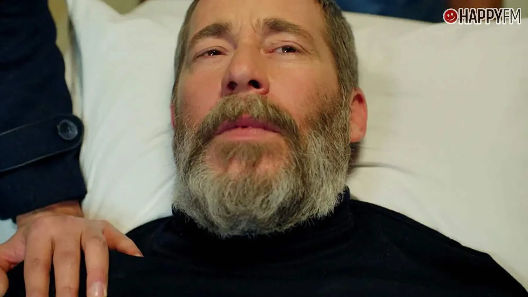 ‘Me robó mi vida’, capítulo 213: Mehmet Emir, atendido tras sufrir un preocupante desmayo