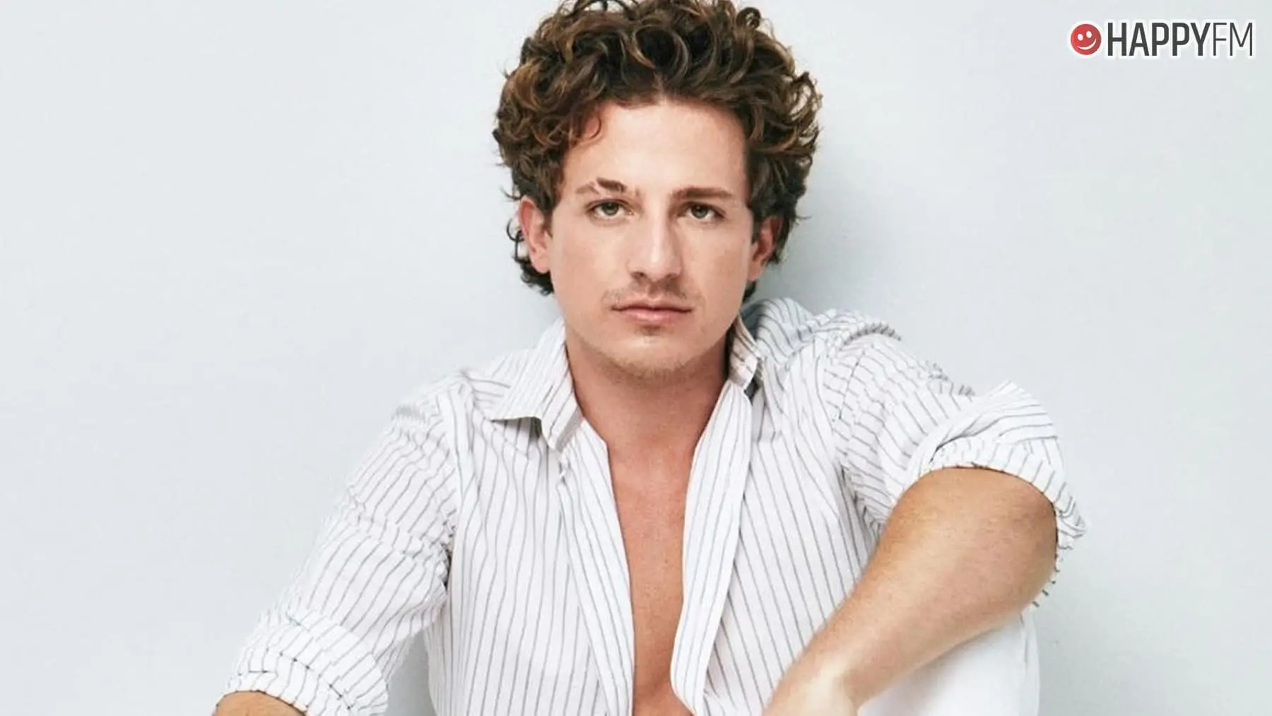 ‘That’s hilarious’, de Charlie Puth: letra (en español) y vídeo