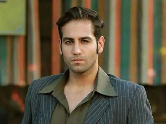 Aras Şenol: su edad, su pareja y biografía de Çetin en 'Tierra amarga' 2