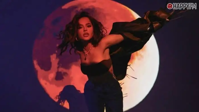 ‘Bailé con mi ex’, de Becky G: letra y vídeo