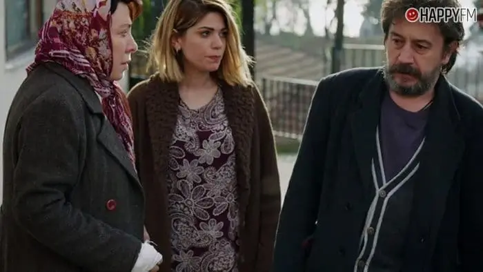 ‘Me robó mi vida’, capítulo 249: Efsun presiona a Ilyas para que cuente la verdad