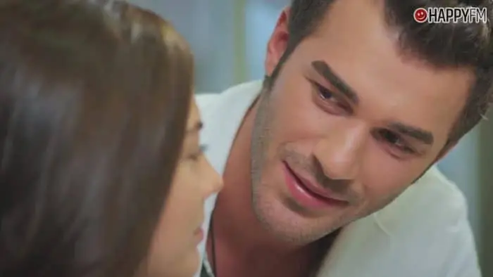 ‘Con olor a fresas’, capítulo 16: la complicidad de Burak y Asli crece por momentos