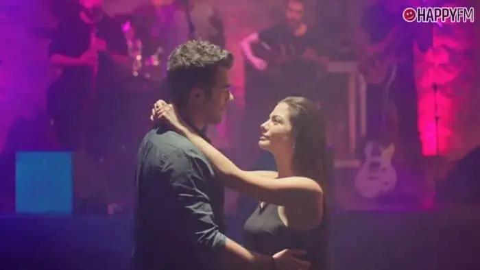 ‘Con olor a fresas’, capítulo 41: Çagla chafa un momento romántico de Asli y Burak