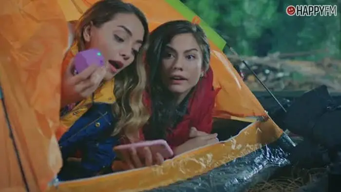 ‘Con olor a fresas’, capítulo 45: Asli, Burak, Volkan y Çagla se van de acampada
