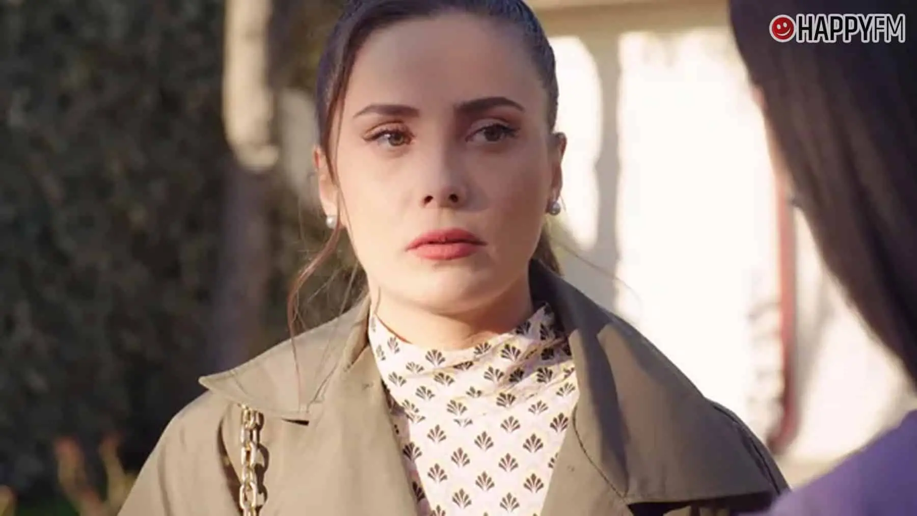 ‘Querida madre’, capítulo 67: si Nazli no cede a los chantajes, la verdad sobre Zeynep saldrá a la luz