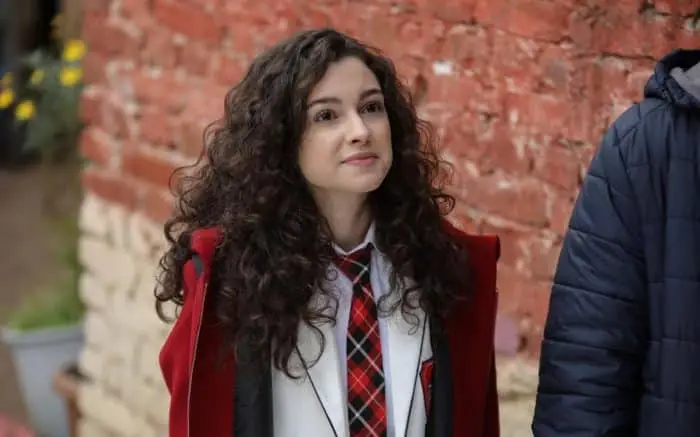 Su Burcu Yazgi Çoskun: su edad, su pareja y biografía de Asiye en 'Hermanos' 1