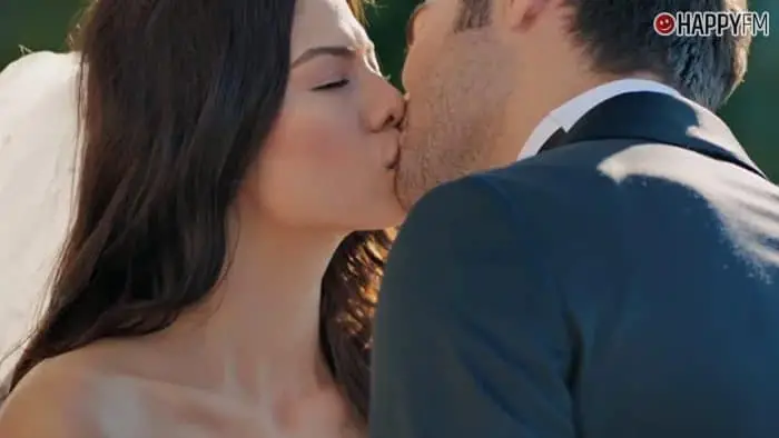 ‘Con olor a fresas’, capítulo 55: Burak, desesperado, no sabe qué hacer para recuperar a Asli