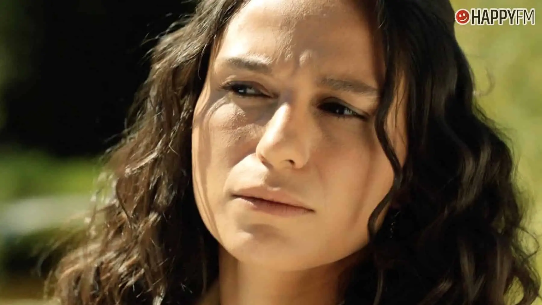 ‘Tierra amarga’, avance del capítulo de hoy: Saniye descubre que están robando dinero en la empresa