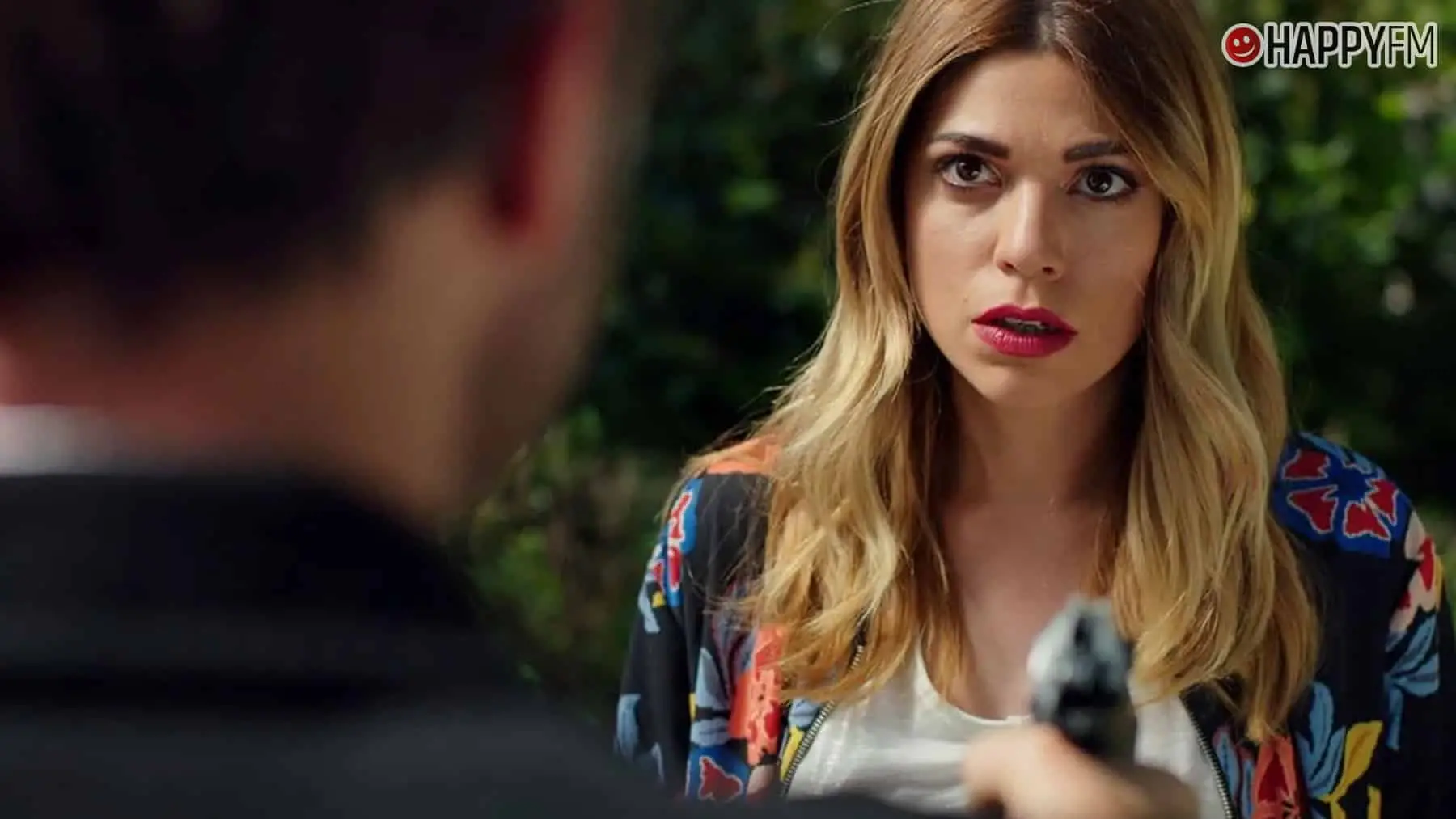 ‘Me robó mi vida’, capítulo 400: Asim apunta con un arma a Efsun