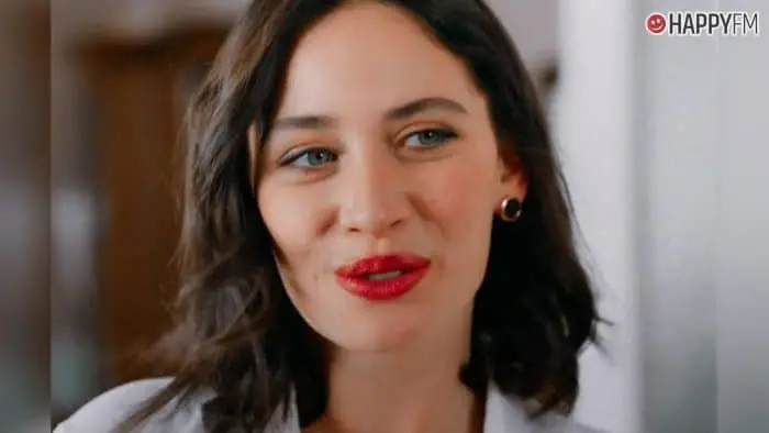 ‘Tierra amarga’, avance del capítulo de hoy: Betül quiere chantajear a Hakan con la foto de Haminne