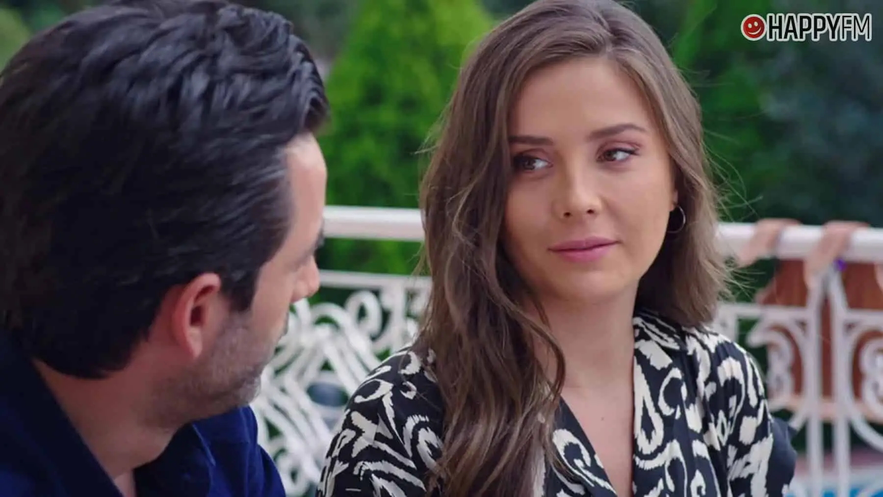 ‘Querida madre’, capítulo 172: Nazli y Murat comunican a Asude la fecha de su boda