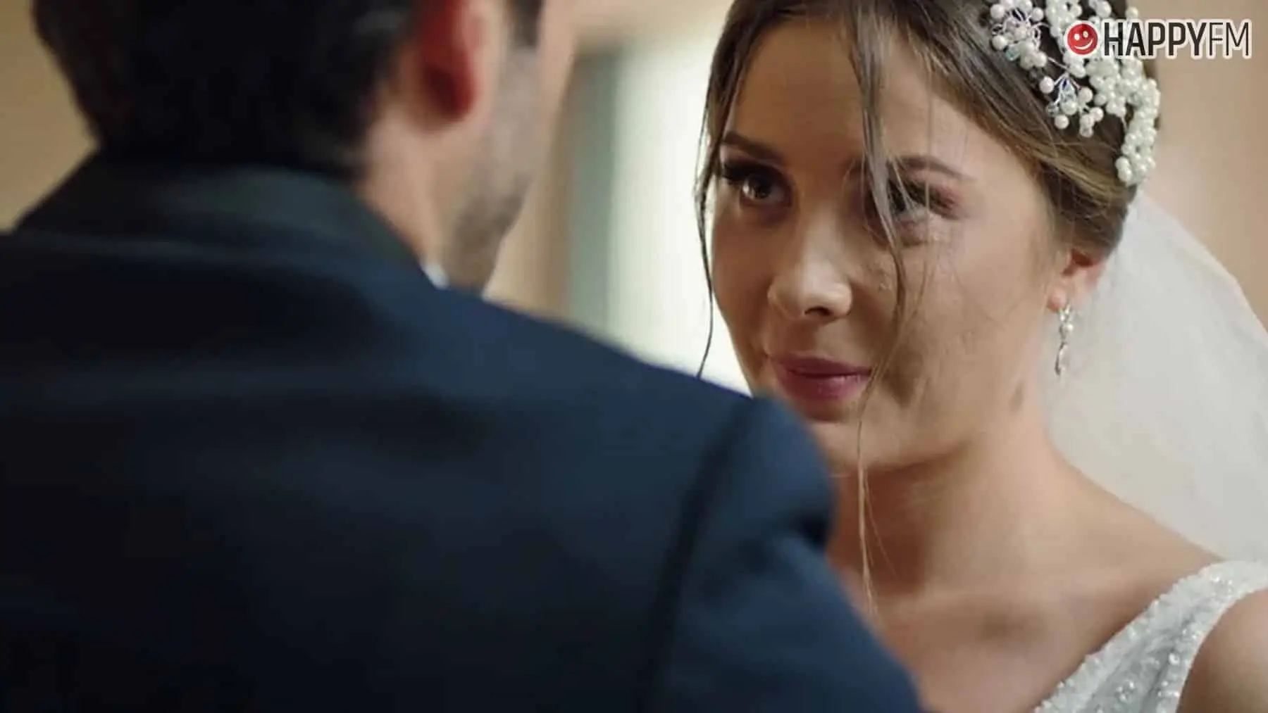 ‘Querida madre’, capítulo 186: el plan de Melek fracasa, y Asude disfruta su venganza contra ella