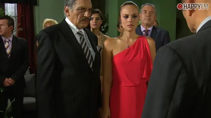 ‘La Tempestad’, capítulo 52: Hada, a pesar de estar ya casada, da el sí quiero a Ernesto