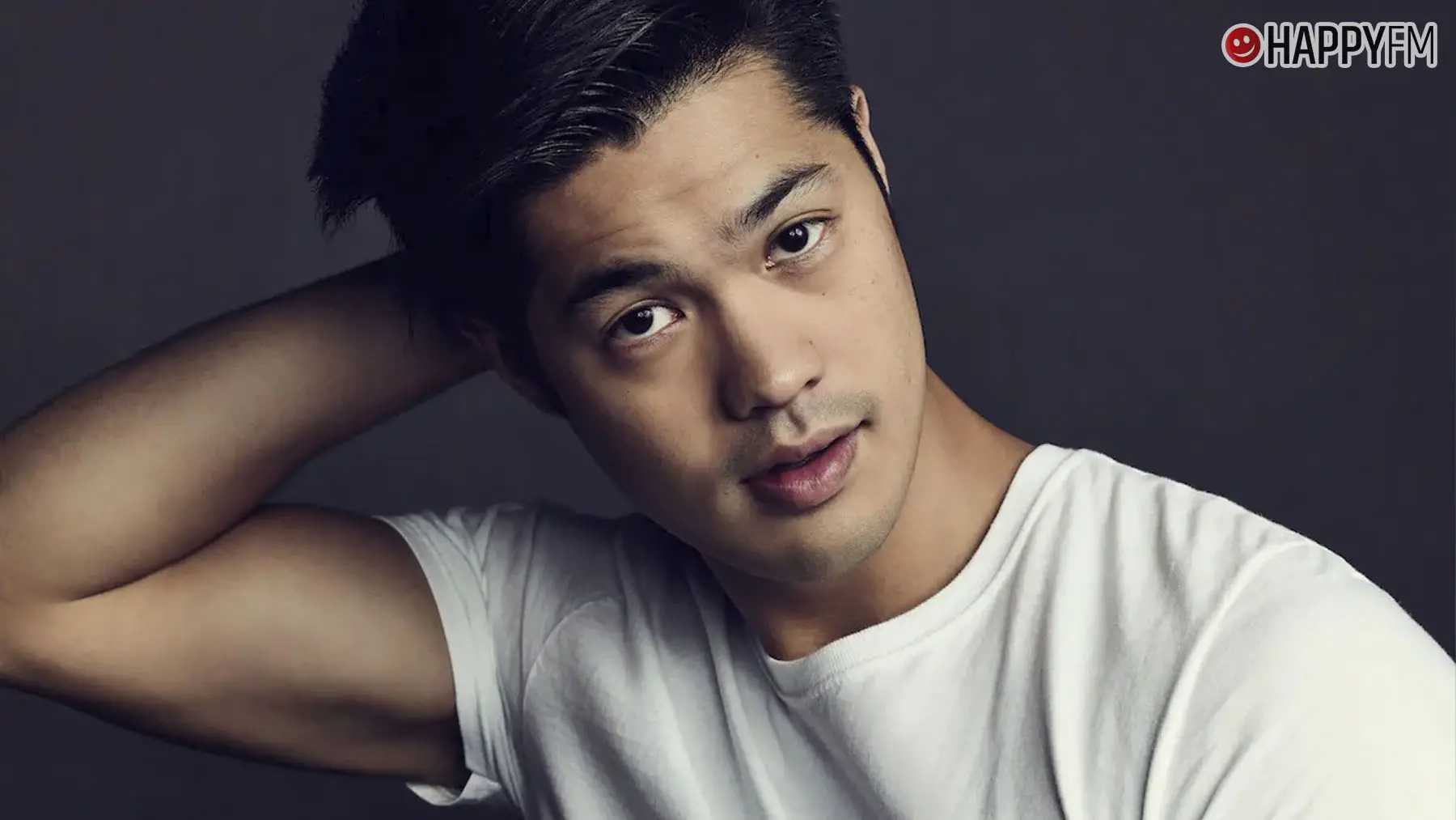 Ross Butler: su edad, su pareja y biografía de Kayden en ‘Adicción Perfecta’