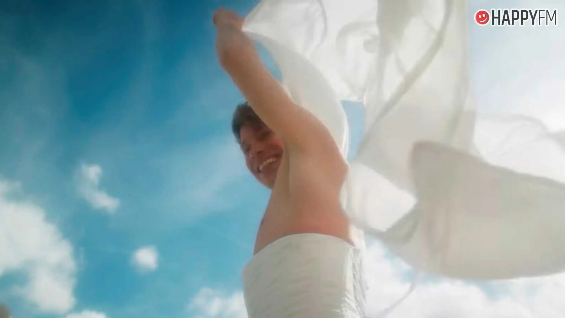 ‘Lo que debe pasar’, de Raoul Vázquez: letra y vídeo