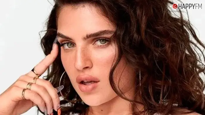 Mae Muller: conoce a la artista británica que actuará en ‘Coca-Cola Music Experience 2023’