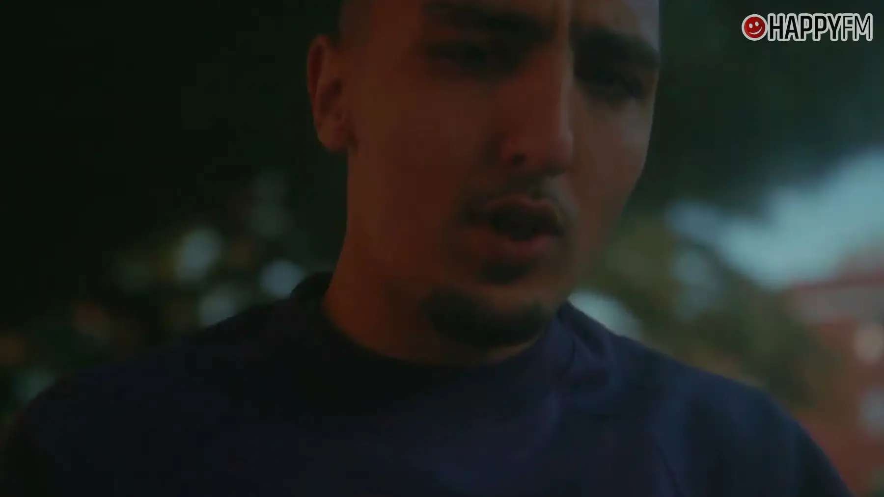 ‘Algo muy raro’, de Morad: letra y vídeo