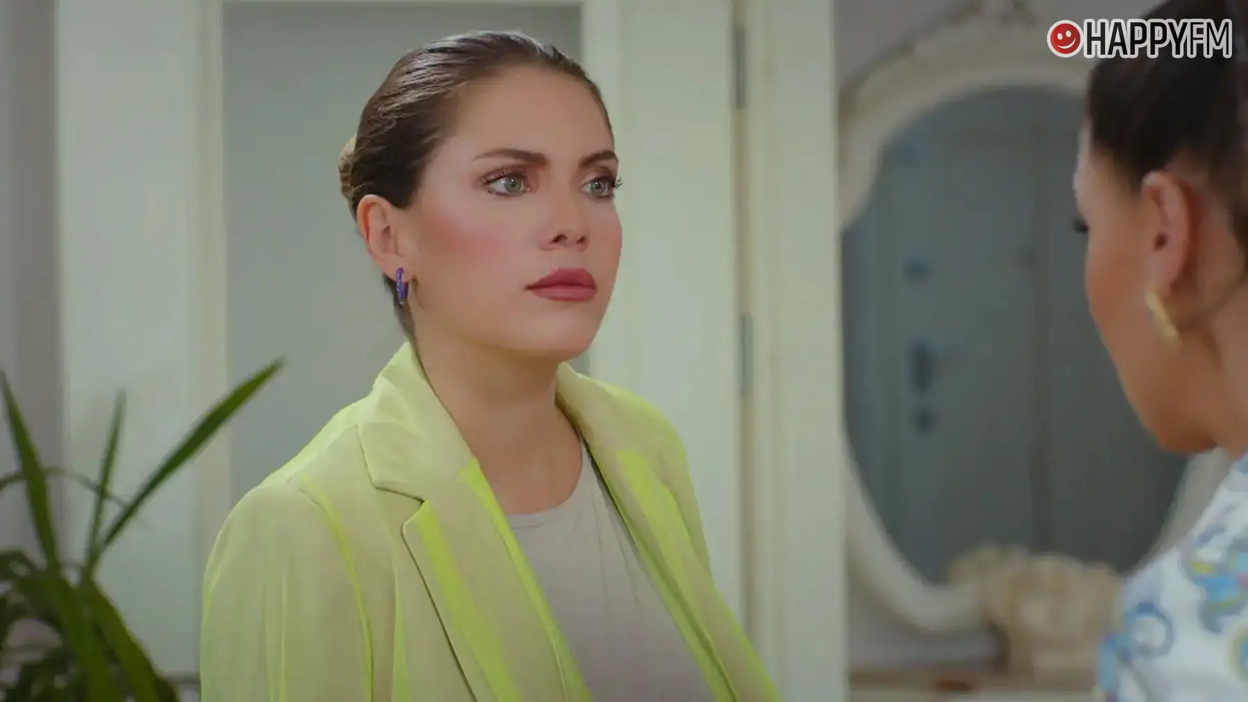 ‘Pecado original’, avance del capitulo de hoy: Yildiz vende una cubertería de Halit para saldar su deuda