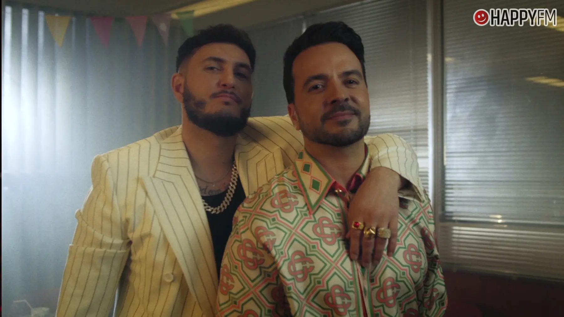 ‘EL VIAJE’ DE LUIS FONSI LLEGA A ‘MARBELLA’ JUNTO A OMAR MONTES