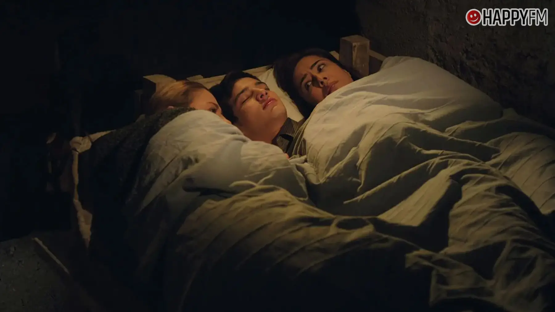 ‘Karagül: Tierra de secretos’, capítulo 180: Narin, Baran y Ebru logran resguardarse en un refugio