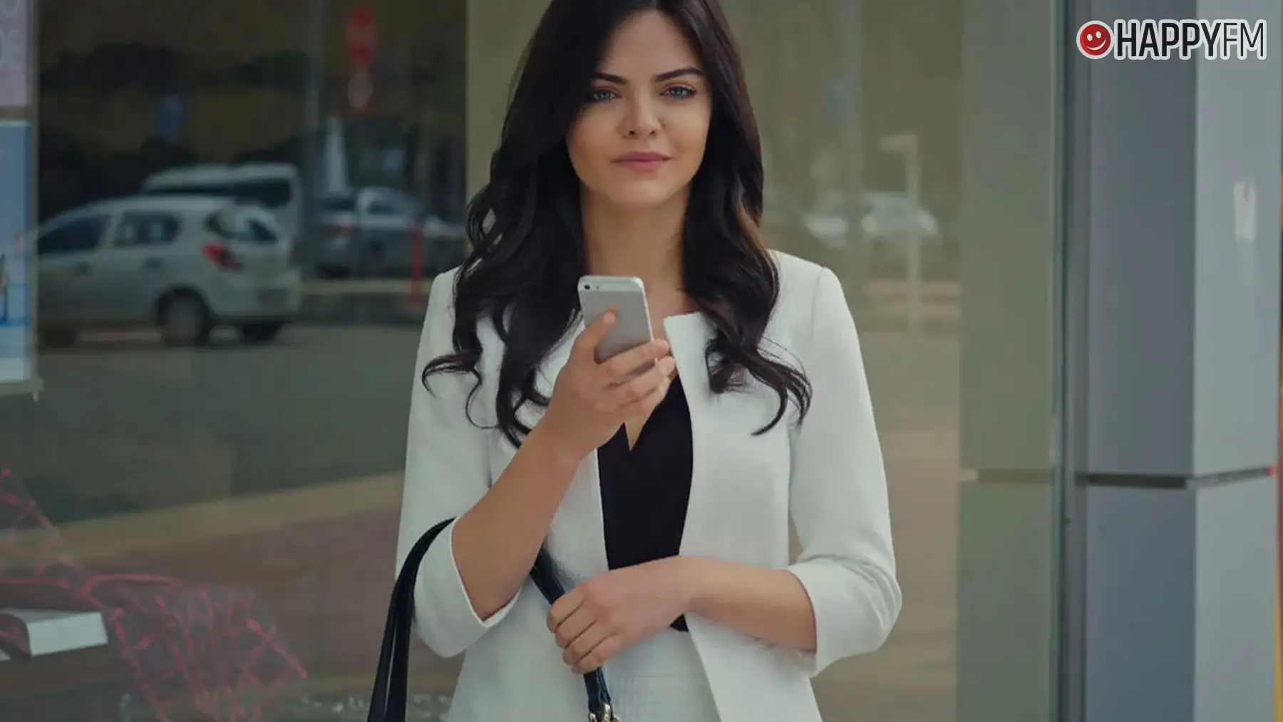 ‘Karagül: Tierra de secretos’, capítulo 206: Özlem comienza su etapa como propietaria de la fábrica