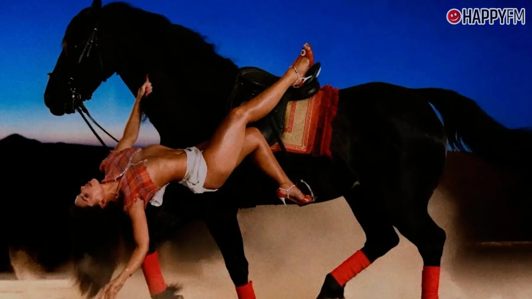 ‘A CABALLO’, de Nathy Peluso: letra y vídeo