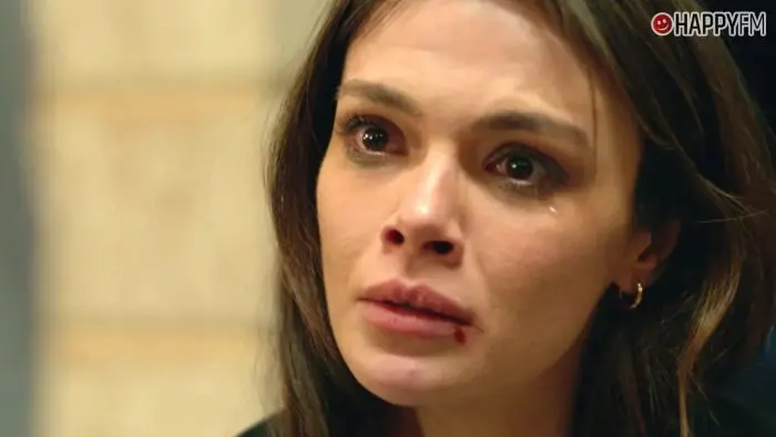 ‘En tierra lejana’, capítulo 8 (Temporada 1): Alya empieza a trabajar en el hospital de Demir
