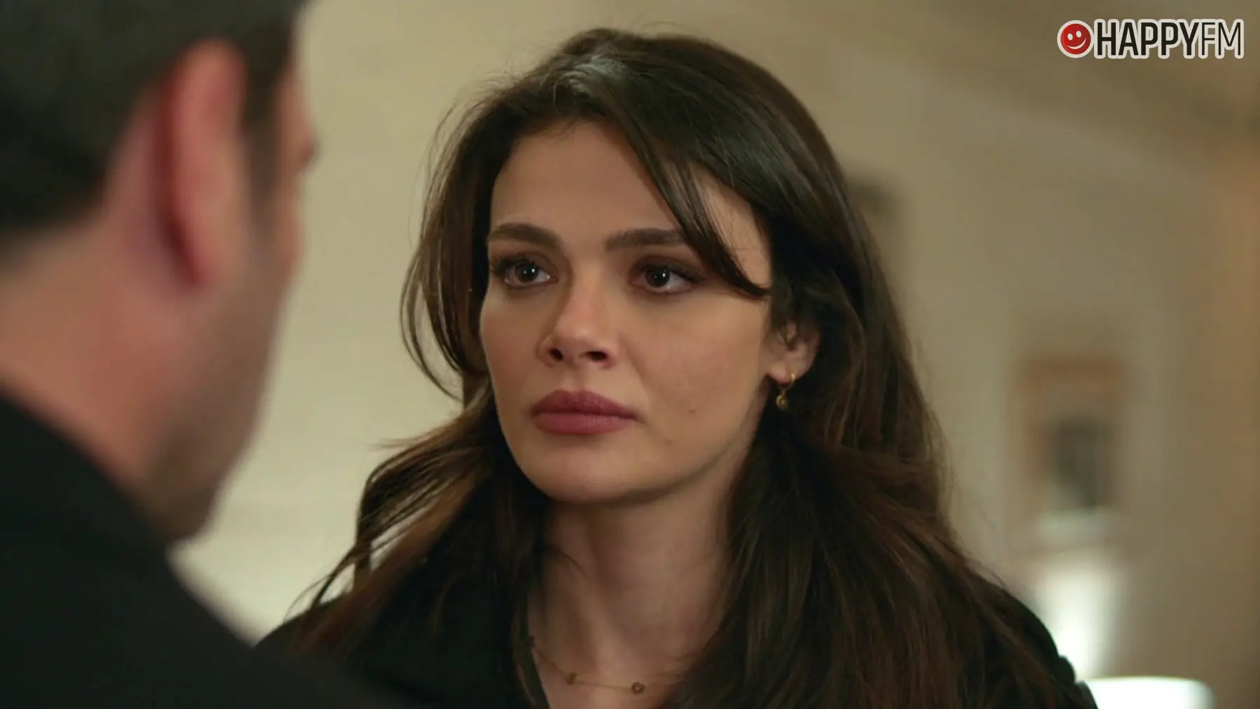 ‘En tierra lejana’, capítulo 14 (Temporada 1): Alya y Cihan, cada vez más unidos