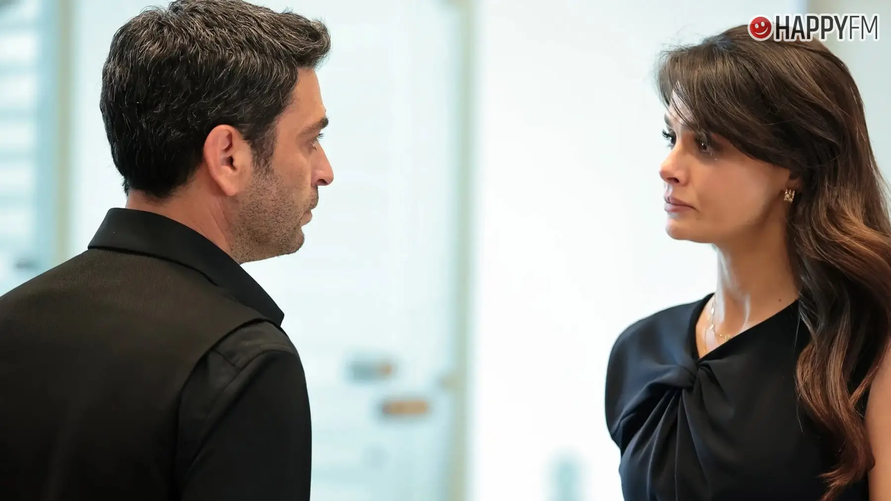 ‘En tierra lejana’, capítulo 1 (Temporada 2): Cihan y Alya no quieren renunciar a su amor